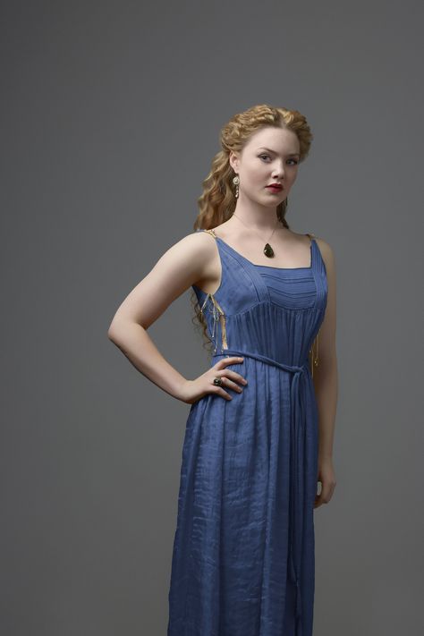 Holliday Grainger Holiday Granger, Holliday Granger, Holiday Grainger, Kibbe Romantic, Holliday Grainger, Lucrezia Borgia, The Borgias, Beautiful Costumes, Lounge Dress