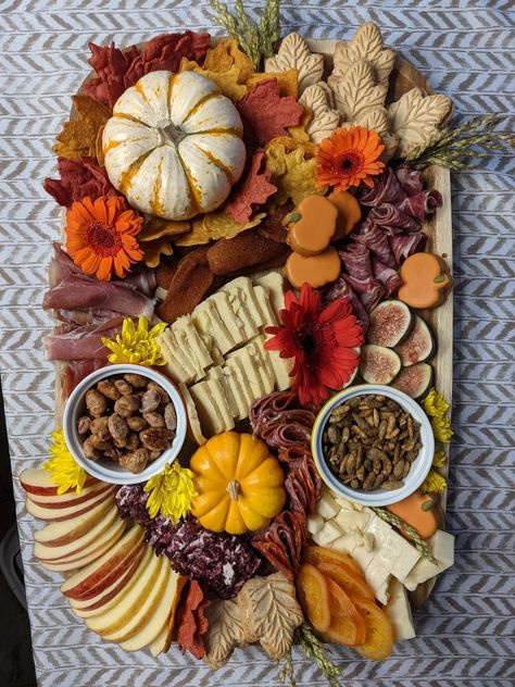 Fall Themed Bridal Shower Ideas, Fall Themed Charcuterie Board, Bridal Shower Ideas Food, Theme Charcuterie Board, Themed Bridal Shower Ideas, Themed Charcuterie Board, Charcuterie Appetizers, Wheat Thins, Wine And Cheese Party