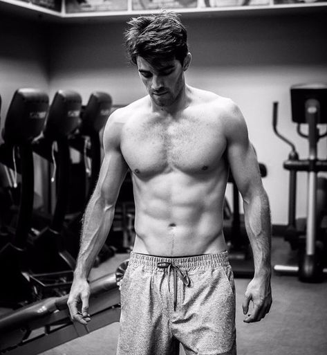 andrew taggart shirtless Drew Taggart, Andrew Taggart, Chainsmokers, Muscular Men, Male Physique, Shirtless Men, Good Looking Men, Male Body, Celebrities Male