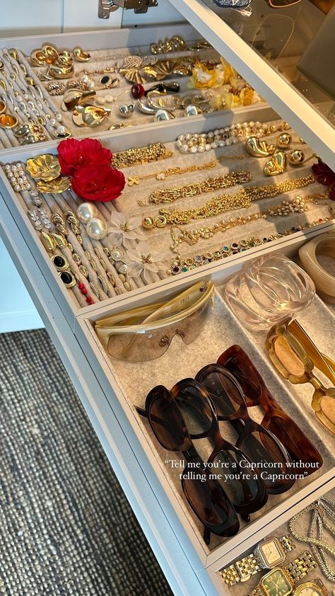 Jewellery Wardrobe, Jewelry Closet, Room Organization Bedroom, Anna Birthday, Dressing Room Closet, Dream Closet Design, Preppy Jewelry, Corner Decor, Pinterest Room Decor