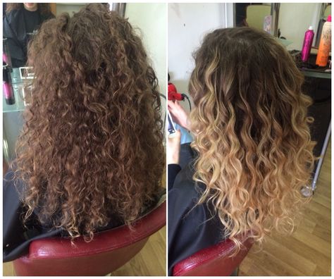 #curly #balayage #beautiful #summerhair Curly Balayage, Dark Curls, Curly Balayage Hair, Bday Hair, Ombre Curly Hair, Curls Hair, Coloured Hair, Colored Curly Hair, Caramel Hair