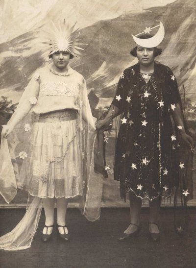 In honor of the Eclipse c.1924 masquerade party costumes of the sun and the moon Sun And Moon Costume, Moon Costume, Ballet Russe, Star Costume, Vintage Halloween Costume, Party Costumes, Trondheim, Halloween Vintage, Arte Inspo