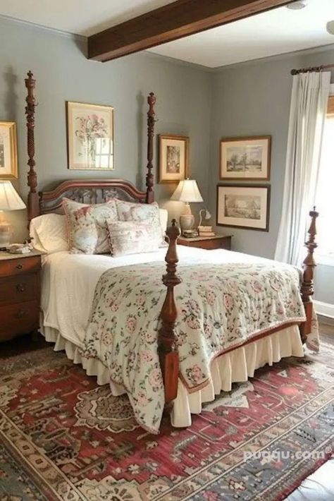 Vintage Farmhouse Bedroom, Cottage Bedroom, Farmhouse Bedroom Decor, Farmhouse Bedroom, Bedroom Aesthetic, Beautiful Bedrooms, Dream Bedroom, My New Room, Cozy Bedroom