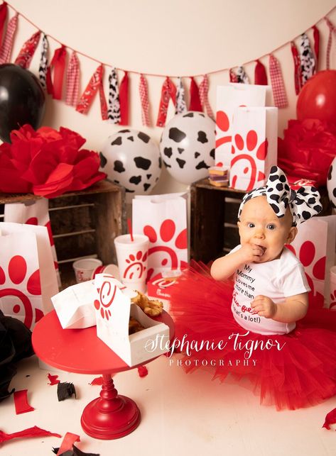 Chick-fil-a chicken nugget smash by Stephanie Tignor Photography | Chick-fil-a cake smash, birthday photos, first birthday, chicken nuggets and waffle fries, VA cake smash photographer, cake smash, first birthday session #birthdaysession #stephanietignorphotography #chickennuggets Chicken Nugget Birthday Party, Chickfila Birthday Party, Chic Fil A Birthday Party, Chik Fil A Party, Chick Fil A One Year Old Party, Chick Fil A Party, Chick Fil A Party Theme, Chick Fil A Birthday, Chic Fil A Themed 1st Birthday