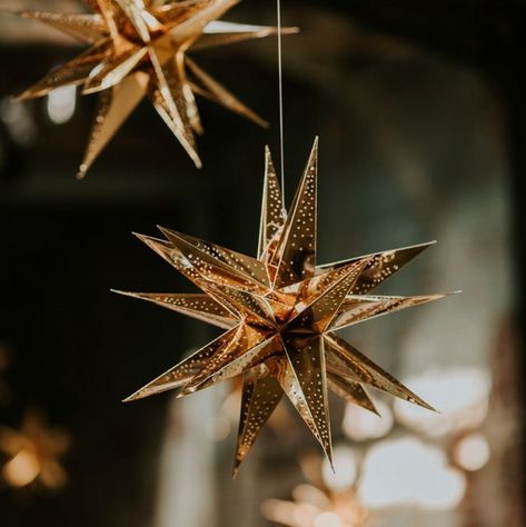 Christmas Aesthetic Friends, Gold Celestial Wedding, Celestial Wedding Decor, Celestial Wedding Theme, Dancing Under The Stars, Mistletoe And Wine, Winter Gold, 500 Days Of Summer, Aesthetic Friends