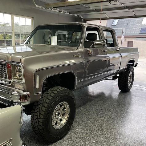 Square Body Chevy Crewcab, Square Body Chevy 4x4, Dodge 300, Monster Jam Trucks, Best Pickup Truck, American Pickup Trucks, 72 Chevy Truck, Dream Trucks, Custom Chevy Trucks