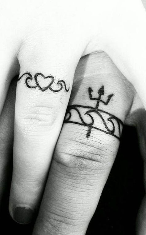 Ring Tattoo Designs, Wedding Band Tattoo, Romantic Tattoo, See Tattoo, Ring Tattoo, Tattoos Infinity, Wedding Ring Tattoo, Couple Tattoos Unique, Tattoo Wedding Rings