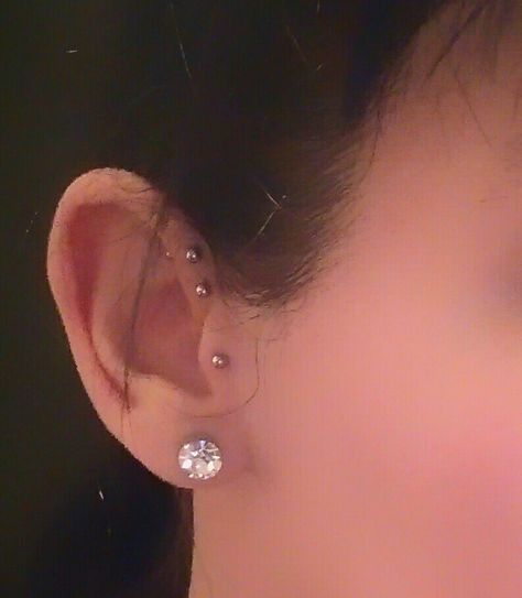 Double Anti Helix and Tragus Anti Helix, Anti Helix Piercing, Cute Piercings, Piercing Ideas, Helix Piercing, Tragus, Helix, Piercing Jewelry, Tattoos And Piercings