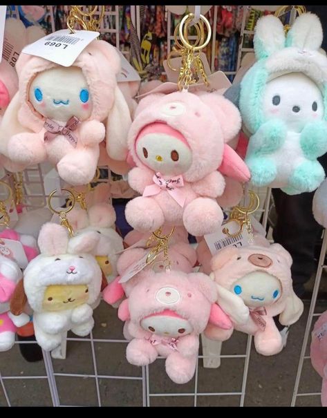 Miniso Cute Stuff, Plushies Keychain, Art Studio Room, Hello Kitty Aesthetic, Anime Room, Disney Favorites, Cute Bedroom Decor, Hello Kitty Pictures, Hello Kitty Items