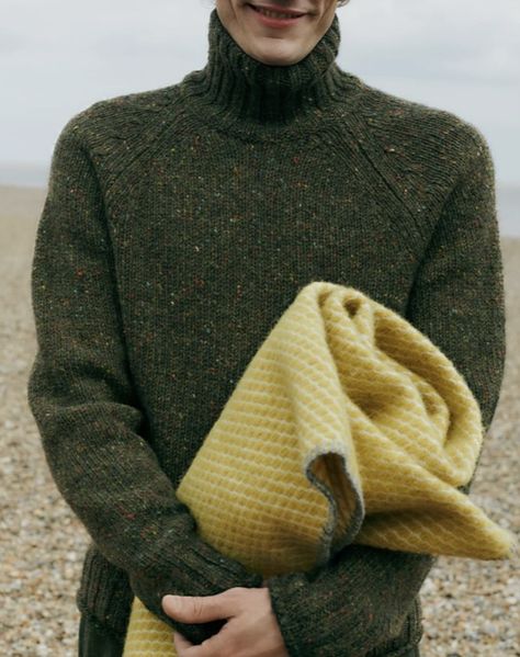 Simple Clothing, Street Style Outfits Men, Roll Neck Sweater, Sweater Outfit, Soft Textiles, Table Linen, Roll Neck, Green Sweater, Knitting Inspiration