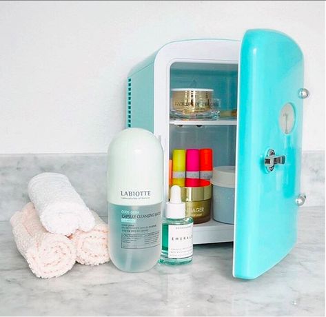 What do you need to improve your #shelfie? A beauty fridge, of course! Ours include $30 of FREE K-Beauty product! We are sharing all the yes's and no's + where to get the best beauty fridge around. Mini Fridge In Bedroom, Cool Mini Fridge, Skincare Favorites, Portable Mini Fridge, Drink Storage, Store Snacks, Mini Fridges, Liquid Makeup, Compact Refrigerator