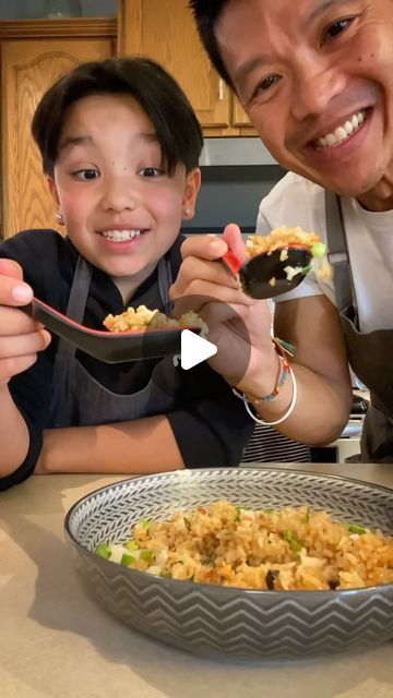 saltNpiipa on Instagram: "Filipino Fried Rice #friedrice #filipinofood #asianfood #dinnerideas #easyrecipes #quickmeals 

4 servings total
364 Cals/serving
7g Protein
9g Fat
55g Carbs

4 cups Cooked white rice (day old & cold)
3 tbsp Vegetable oil
10-15 cloves Garlic
1 cup, Green onion
1 dash Salt
1/2 tsp White pepper
2 1/2 tbsp Soy sauce

Inspired by @takestwoeggs" Saltnpiipa Recipes, White Fried Rice, Filipino Fried Rice, Japanese Garlic Fried Rice Recipe, Soy Sauce Fried Rice, Garlic Egg Fried Rice, Filipino Garlic Fried Rice, Din Tai Fung Fried Rice Recipe, Cooked White Rice