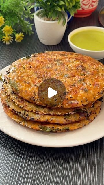 Morning Breakfast Ideas Indian, Healthy Tiffin Recipe Indian, Suji Recipes Indian, Healthy Tiffin Recipes, Suji Recipe, Fat Free Snacks, Tiffin Recipe, Savoury Snacks, Quick Healthy Breakfast