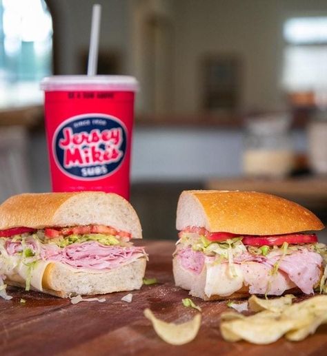 There are plenty of Jersey Mikes keto options, especially since you can order any sub in a tub. Check out this list to find a low carb bite over there! Low Carb Menu, Jersey Mikes, Low Sugar Smoothies, Chicken Cheesesteak, Quick Keto Meals, Boiled Ham, Low Carb Menus, Fast Food Places, Tossed Salad