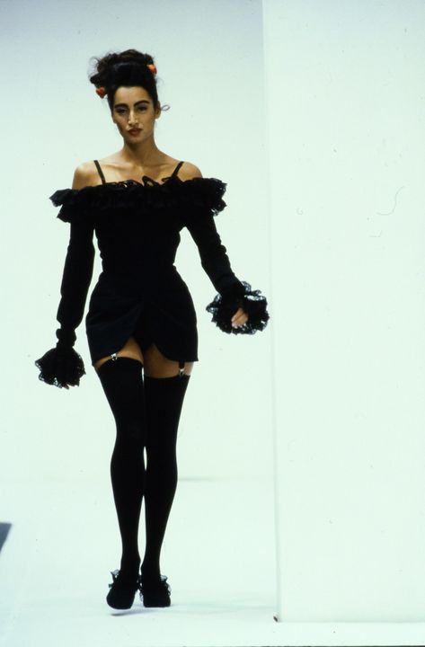 90s Runway Fashion, Fashion Week 2018, Happy Party, Cat Walk, Naomi Campbell, Fashion Weeks, Moda Vintage, Mode Vintage, Looks Style