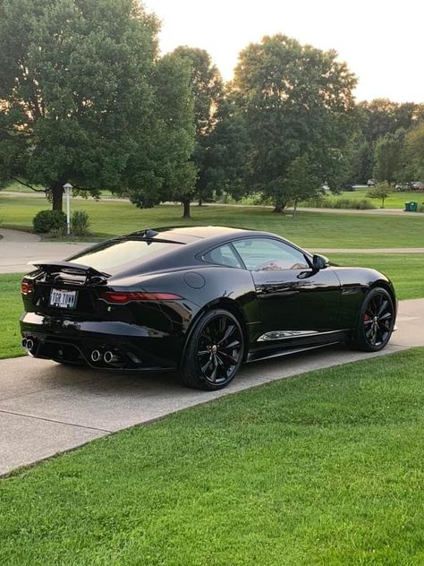 Jaguar Car Aesthetic, Black Jaguar Car, Jaguar Xe Black, Black Jaguar Car Aesthetic, Black Maserati Aesthetic, Black Big Car Aesthetic, Nature Photography Quotes, Jaguar Sport, Maserati Granturismo