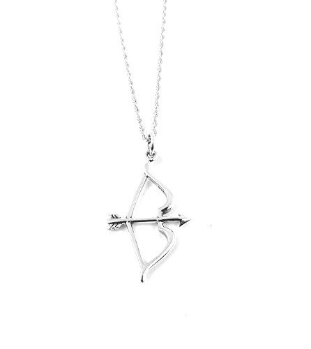 Perhiasan Aesthetic, Archer Necklace, Girl Almighty, Greek Mythology Jewelry, The Archer, Sports Jewelry, Kate Bishop, Bow And Arrow, Jewelry Simple