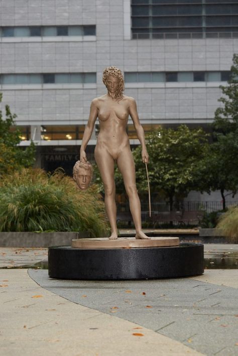 Luciano Garbati, Medusa With The Head of Perseus in Collect Pond Park, New York City. Photo courtesy of MWTH Project and Art in the Parks. Medusa Goddess, Art In The Park, City Parks, Space Dog, Head Sculpture, Goddess Energy, Male Artist, Greek Myths, Female Empowerment