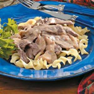 Microwave Stroganoff Recipe -When my daughters were little, the only meats they ate were hot dogs and hamburger. But when I served this dish, they loved it!—Karen Kurtz, Muskegon, Michigan Spinach Fettuccine, Cream Of Celery, Mushroom Stroganoff, Cream Of Celery Soup, Stroganoff Recipe, Celery Soup, Land O Lakes, Beef Stroganoff, Slow Cooker Beef