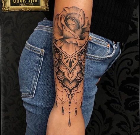 Women Tattoo Cover Up Ideas, Arm Tattoos For Women Flowers, Half Sleeve Tattoos For Black Women, Growth Tattoos, Tattoos Woman, Rosen Tattoo Frau, Meaning Tattoos, Arm Sleeve Tattoos For Women, Tattoos Aesthetic