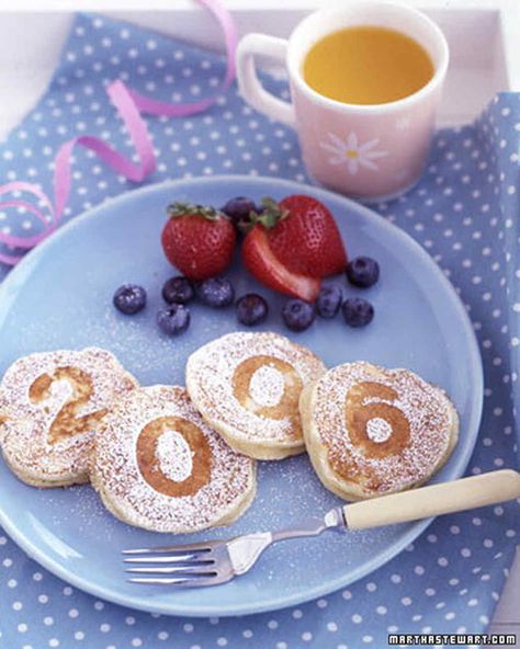 New Year's breakfast for kids: Martha Stewart pancakes Kids Pancakes, Pancake Recipes, Breakfast Party, New Year's Food, Cereal Bars, Cracker Barrel, Holiday Entertaining, Breakfast For Kids, Eve Parties