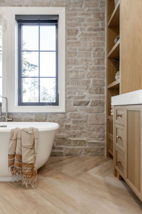 Bathroom Stone Wall, Buy Dirt, Natural Stone Bathroom, Bathroom Accent Wall, Natural Bathroom, Bg Design, Stone Interior, Stone Bathroom, Bath Tub