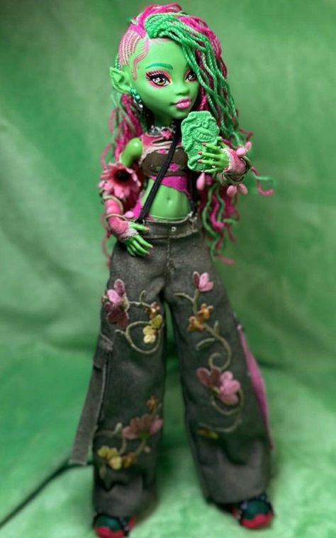 Monster High Venus Mcflytrap Doll, Venus Mcflytrap Ooak, Monster High Hoodie, Venus Mcflytrap G3, Monster High Restyle G3, Venus Fly Trap Monster High, Monster High G3 Restyle, Ooak Dolls Monster High, Monster High Restyle