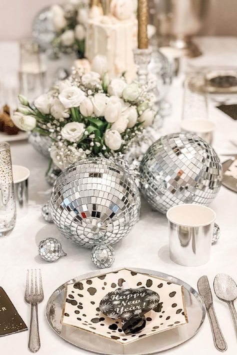 Take in the splendor of this spectacular New Year's Eve revelry! The table settings are so cool! See more party ideas and share yours at CatchMyParty.com New Year Party Centerpieces, New Years Theme Party Ideas, New Years Centerpiece Ideas, Best Party Themes, New Years Eve Table Setting, Party Themes For Adults, Nye 2025, New Year Eve Party, Disco Party Decorations