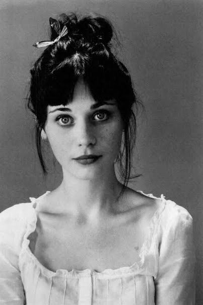 Zooey Deschanel <3 Zooey Deschanel, Her Hair, A Woman, Black And White, Hair, White, Black