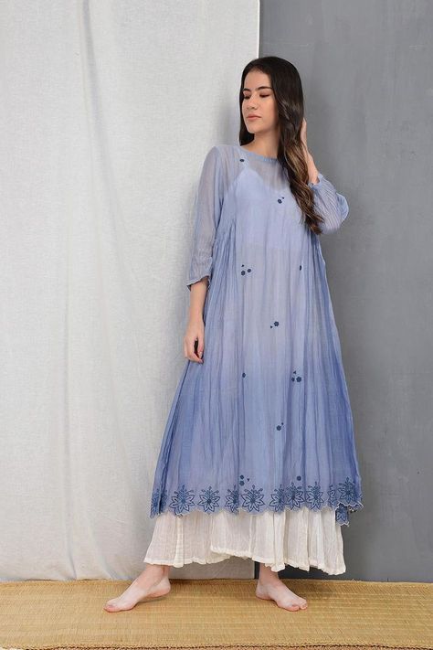 Design Kurti, Simple Kurta Designs, Simple Kurti Designs, Kurta Dress, Fashion Top Outfits, Cotton Kurti Designs, Trendy Dress Outfits, Dress Indian, Designer Party Wear Dresses