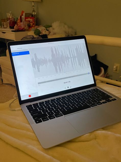 Making A Podcast Aesthetic, Podcast Recording Aesthetic, Podcast Aesthetic Studio Home, Podcast Asthetic, Podcasting Aesthetic, Podcaster Aesthetic, Recording Podcast, Podcast Inspiration, Podcast Aesthetic