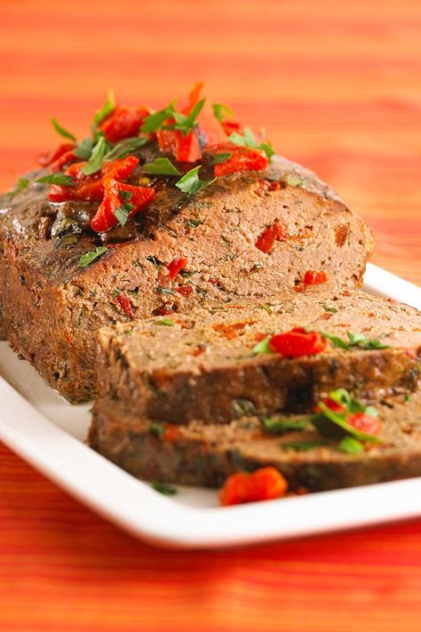 This fabulous meat loaf is moist, tender and colorful. Keep the fat content low in this recipe by using lean ground beef and refrigerated egg product. #dinner #meals #recipe #eatingwell #healthy Mediterranean Meat, Ground Turkey Meatloaf Recipes, Basic Meatloaf, Ground Turkey Meatloaf, Low Carb Meatloaf, Turkey Meatloaf Recipes, Classic Meatloaf Recipe, Slow Cooker Recipes Beef, Comfort Food Recipes Dinners