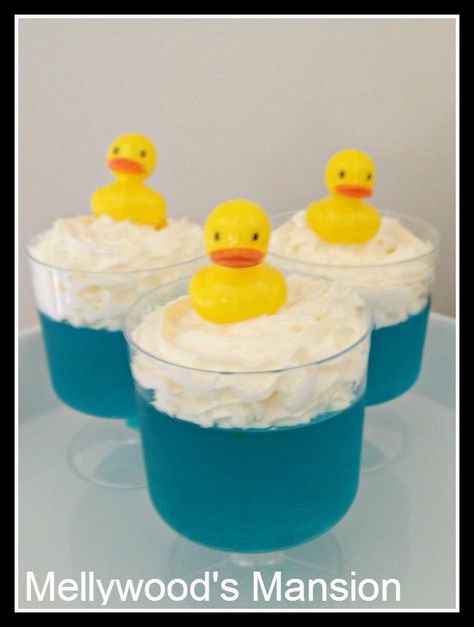 Rubber Ducky Jello Baths - So cute!!!  Plus great Sesame Street Birthday Party Ideas! {Mellywood's Mansion} Rubber Ducky Party, Moldes Para Baby Shower, Rubber Ducky Baby Shower, Baby Shower Duck, Duck Birthday, Sesame Street Birthday Party, Sesame Street Birthday, Rubber Ducks, Shower Food