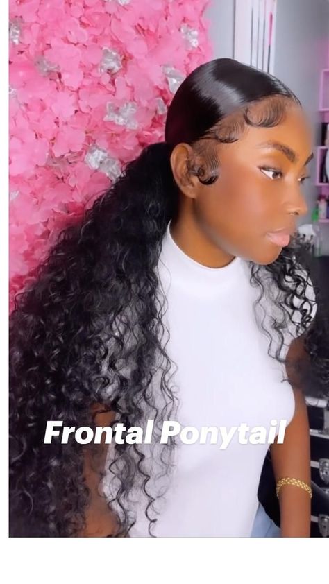 Middle Part Curly Hair, Frontal Ponytail, Weave Ponytail Hairstyles, Cute Ponytails, Beautiful Curly Hair, Natural Hair Styles Easy, Hair Ponytail Styles, Sleek Ponytail, Ponytail Styles