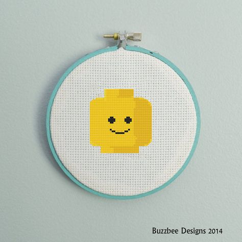 This is really cute. I would LOVE to get someone to make it for me ;) Lego Cross Stitch Patterns Free, Lego Cross Stitch Patterns, Lego Cross Stitch, Geek Cross Stitch, Lego Head, Unique Cross Stitch, Nerd Crafts, Lego Craft, Just Cross Stitch