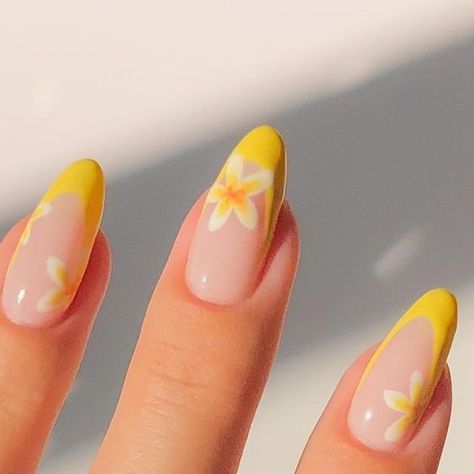 Nails For Summer Vacation Beach, Hawaii Nails Ideas, Summer Nails Hawaii, Beach Holiday Nails, Summer Beach Nails, Sunshine Nails, Hawaii Nails, Wedding August, Holiday Acrylic Nails