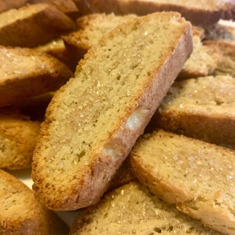 Biscotti Biscuits, Cream Puff Recipe, Italian Cookie Recipes, Biscotti Recipe, Shortbread Recipes, Plum Cake, Italian Cookies, Almond Cookies, Italian Desserts