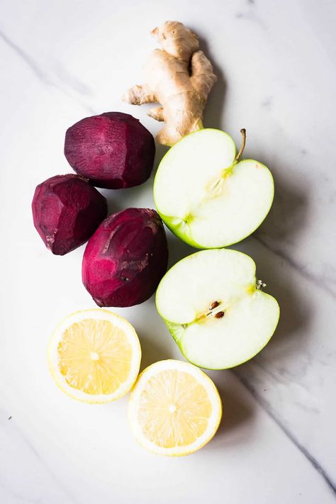 Fruit Juice Photography, Beetroot Juice Benefits, Beetroot Juice Recipe, Juice Photography, Weight Smoothies, Beet Juice Recipe, Beetroot Juice, Beetroot Recipes, Vegan Juice