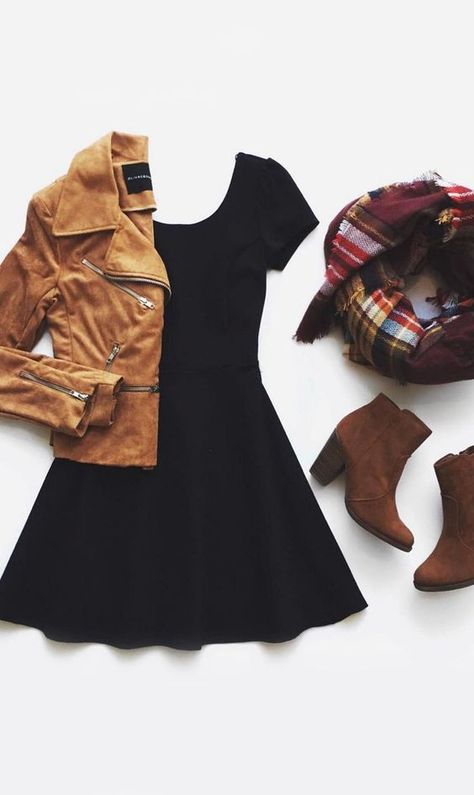 Skater Dress Outfit, Black Skater Dress, Outfit Chic, Fall Wear, Winter Skirt, Business Outfit, Look Vintage, Dress Outfit, Look At You