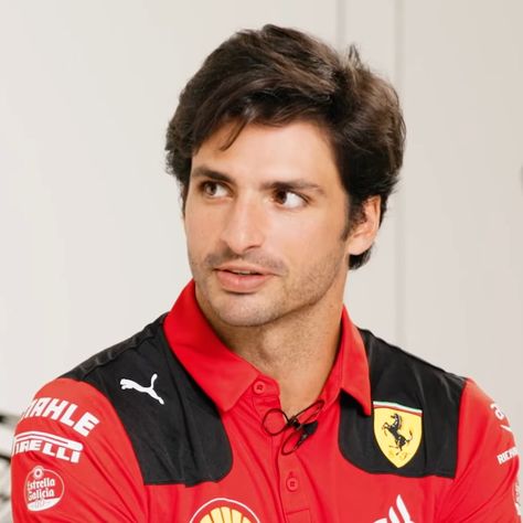 Carlos Sainz Side Profile, Carlos Sainz Cute, Williams Formula 1, Coquette Icon, Smooth Operator, F1 Drivers, Aesthetic Images, Dream Guy, Pretty Men