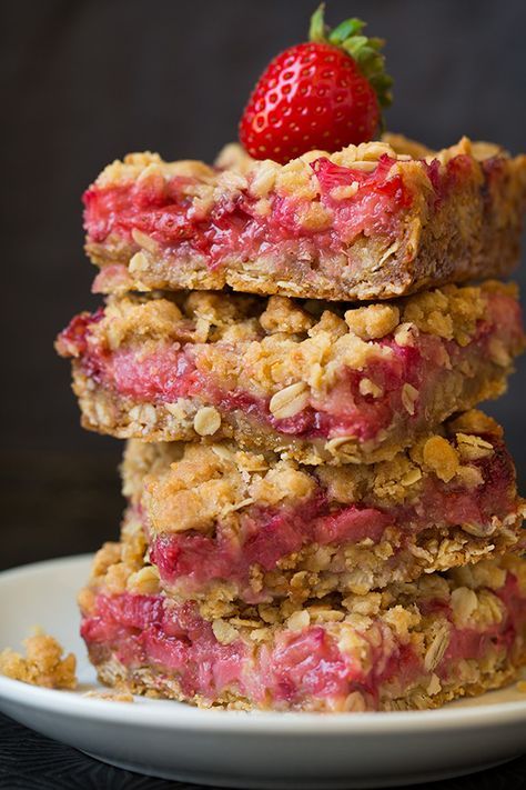 Strawberry Rhubarb Crumb Bars - Cooking Classy Strawberry Rhubarb Bars, Rhubarb Bars, Strawberry Rhubarb Crumble, Crumb Bars, Strawberry Rhubarb Crisp, Rhubarb Desserts, Rhubarb Crumble, Christmas Recipes Appetizers, Crumble Bars