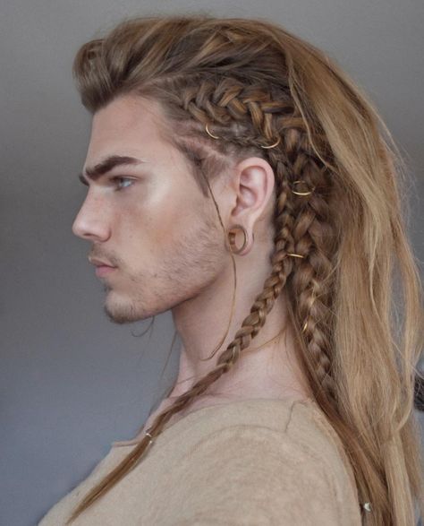 Trança masculina ou man braid – Inspirações africanas e vikings Male Hairstyles, Viking Braids, Drawing Hair, Viking Hair, Men's Long Hairstyles, Fantasy Hair, Faux Hawk, Mens Braids, Man Bun