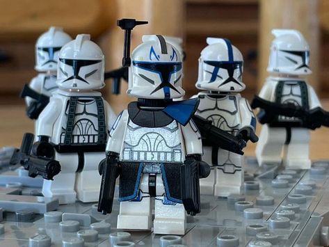 Lego Star Wars Moc Clone Wars, Lego Clone Wars Moc, Custom Lego Clone Troopers, Lego Clone Trooper, Lego Clone Wars, Lego Decals, Lego Jedi, Lego Ww2, Lego Clones