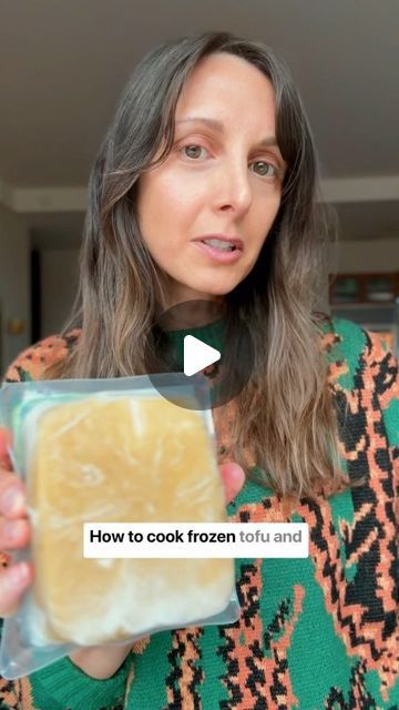 Vegan Plan on Instagram: ""GET The Complete Plant Based Cookbook - Over 200+ Delicious Vegan Recipes Including 30-day Meal Plans" =>> LINK IN BIO 🔗 @vegan.planvn  How To Cook Frozen Tofu  By @Cookingforpeanuts  Ingredients 14 to 16 ounces extra firm tofu or super firm tofu 2 tablespoons tamari or soy sauce (preferably reduced sodium) 1 teaspoon garlic powder 1 ½ tablespoons nutritional yeast or 2 teaspoons arrowroot powder 1 tablespoon olive oil or avocado oil (or 1 tablespoon of additional tamari or soy sauce) Optional for serving: Best Chipotle Sauce  Instructions Freeze: Place the block of tofu in the freezer. When ready to use, remove the tofu form the freezer. Remove the packaging. Boil: Bring a medium saucepan of water to boil. Slip the tofu into the boiling water and simmer over me Frozen Tofu Recipe, Food Pescatarian, Frozen Tofu, Firm Tofu Recipes, Tofu Protein, Best Tofu Recipes, Vegetarian Eating, Vegan Plan, Famous Recipes