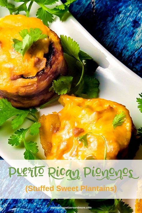 Piononos or Piononos Boricuas (Stuffed Sweet Plantains) are savory pockets or rolls stuffed with carne molida (picadillo) and topped with a cheesy blanket of yummy gooeyness! #piononos #puertoricanpiononos #stuffedsweetplantains #piononosboricuas via @mexicanappetizersandmore Piononos Puerto Rican, Savory Rolls, Latino Recipes, Baked Plantains, Sweet Plantains, Plantain Recipes, Puerto Rican Dishes, Mexican Appetizers, Latin Recipes