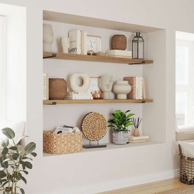 Long Wall Shelves, Bookshelves Aesthetic, Living Room Shelving, Floating Shelves Books, Shelving Units Living Room, Long Floating Shelves, Shelves For Living Room, Rustic Wall Shelves, Floating Shelf Decor