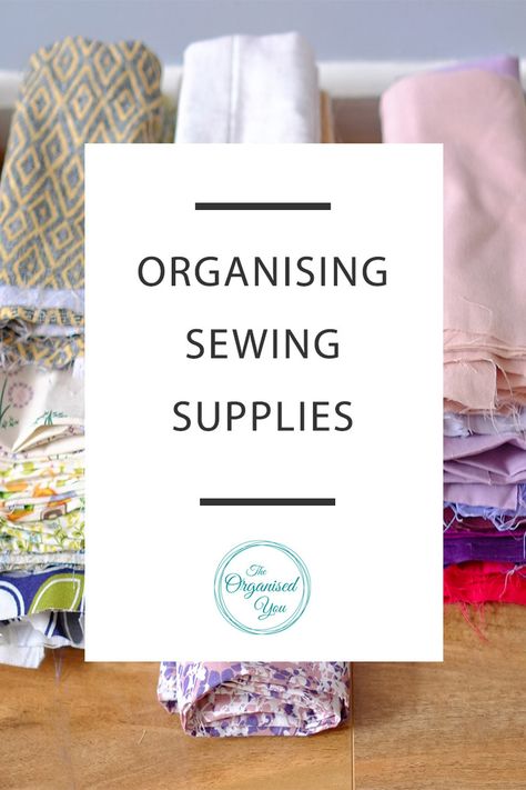 Organising sewing supplies Diy Karneval, Sewing Room Storage, Sewing Spaces, Sewing Room Design, Sewing Supplies Storage, Organize Craft Supplies, Sewing Room Organization, Sewing Space, Beginner Sewing