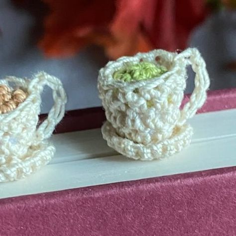 Sam 🧶 // Crochet + Patterns on Instagram: "Hi, artists!!! Say hi down below 👇🏻👇🏻👇🏻 I love meeting new art friends! ———— #crochetgram #crochetersofinstagram #smallbusinessowner #artistsoninstagram #artfriends" Teacup Crochet Pattern Free, Crochet Tea Bag Bookmark Free Pattern, Crochet Teabag Bookmark, Crochet Tea Cup Bookmark, Crochet Teacup, Crochet Espresso Cup, Teacup Bookmark, Art Friend, Crochet Bookmarks