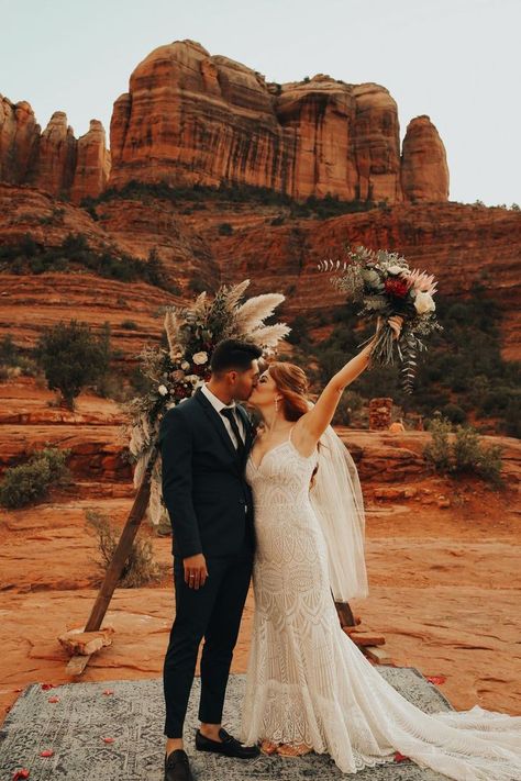 This Sedona Red Rock elopement is all the inspiration you need if you are considering eloping at Cathedral Rock in Arizona. #Wedding #DestinationWeddings #DestinationWeddingIdeas #DestinationWeddingPhotography Mountain Marriage, Red Rock Wedding, Sand Wedding, Elopement Pictures, Sedona Elopement, Elopement Photoshoot, Cathedral Rock, Joshua Tree Wedding, Sedona Wedding