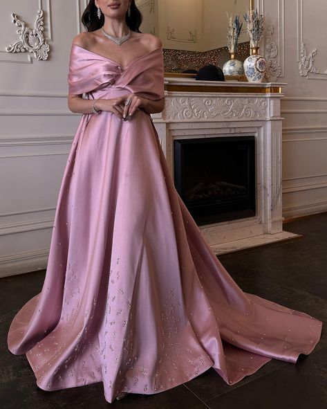 SS481 Luxury Dubai Pink Satin Evening Dresses with Train 2024 Elegant Off the Shoulder Arabic Women Wedding Party Gowns Pink Gown Elegant, Dresses With Train, Arabic Women, Party Dress Inspiration, Dress Outfits Party, Party Dress Classy, Wedding Dress Outfit, Cheap Party Dresses, Classy Wedding Dress